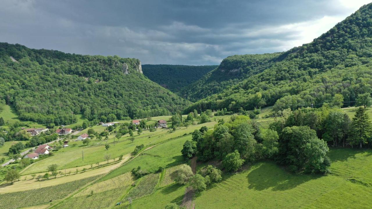 Domaine De Bellevue Gite Du Mont Poupet Marnoz エクステリア 写真